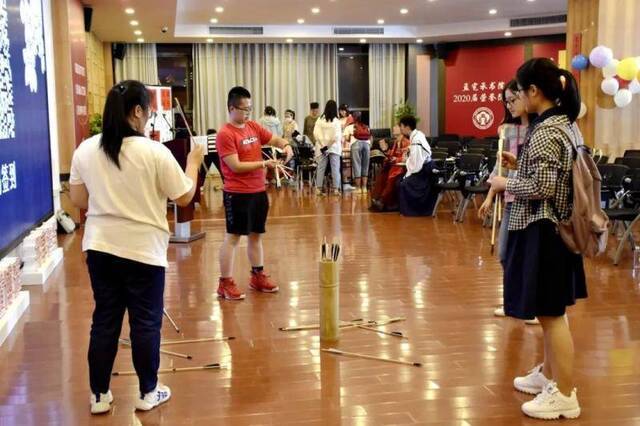 双节同至，满满仪式感！华东师大带你这样过节！