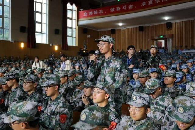 严纯华校长：“同学们生于非典，考于新冠；天降大任，注定不凡！”