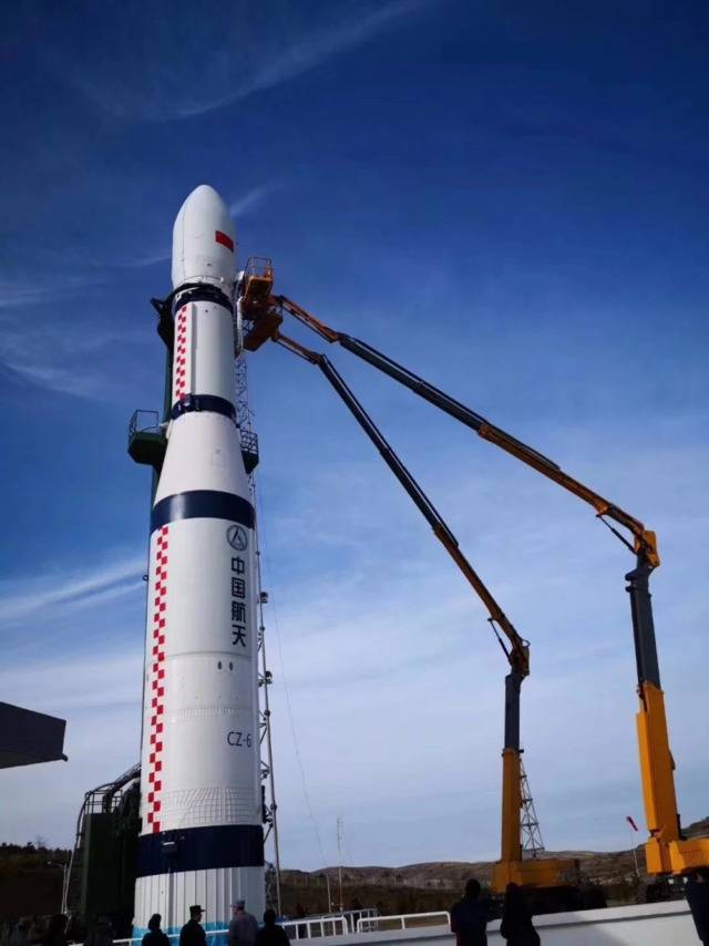 长征六号运载火箭本文图片均为“郑州大学”微信公号图