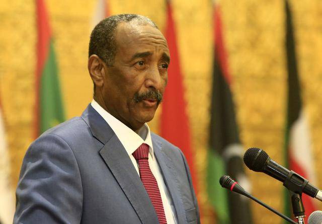 2019年12月12日，在苏丹首都喀土穆，苏丹主权委员会主席阿卜杜勒·法塔赫·布尔汉在第39届阿拉伯国家广播联盟大会上讲话。（新华社发）