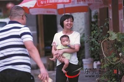 去年风度村已完成高质量双脱贫，村民们的脸上笑容更多了