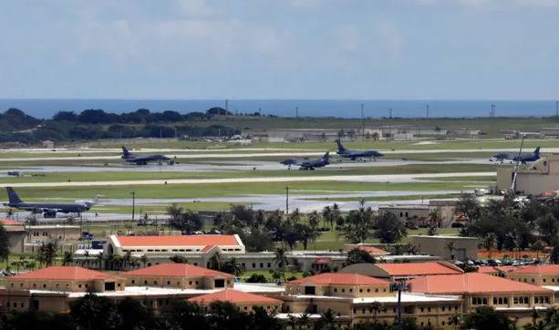 △美国在关岛的一座空军基地。（图片来源：《卫报》）