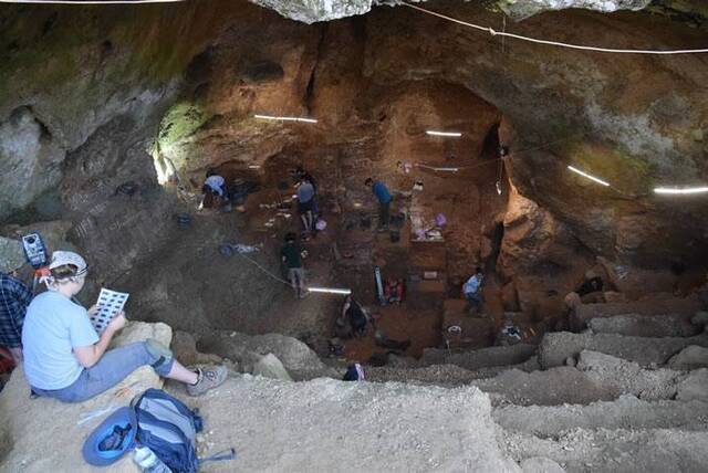 葡萄牙海岸洞穴发现早期智人石器工具现代人踏足欧洲时间推前5000年