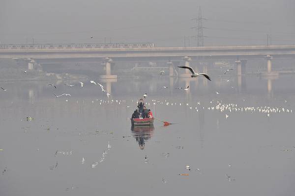 印度首都空气质量恶化 将导致疫情雪上加霜