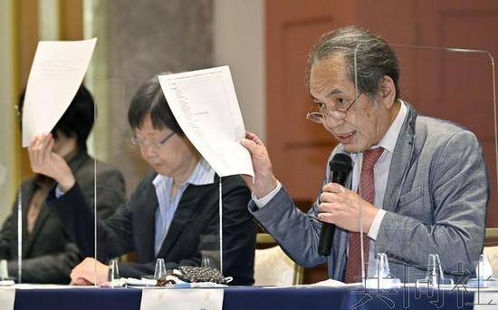 日本“反对安全保障相关法学者会”发表声明，抗议首相菅义伟不任命日本学术会议推荐的6名新会员候选人是“对学术的亵渎行为”（共同社）