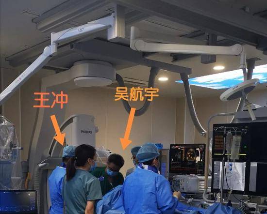 患者手术台突然呼吸停止，这名年轻医生做法令人意外！