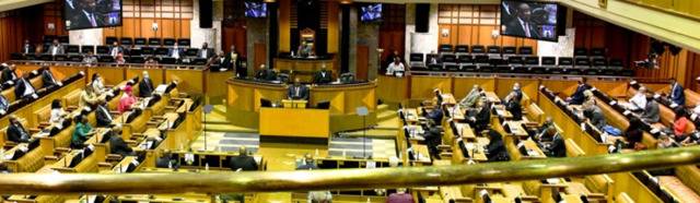 南非总统就本国《经济重建与复苏计划》在议会进行答辩