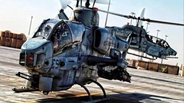 美国海军陆战队装备的AH-1W直升机