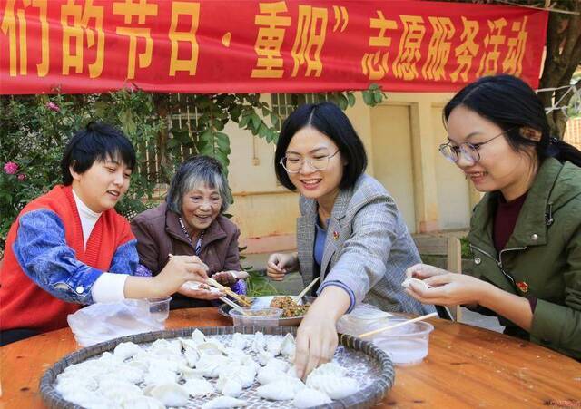 九九重阳节 浓浓敬老情