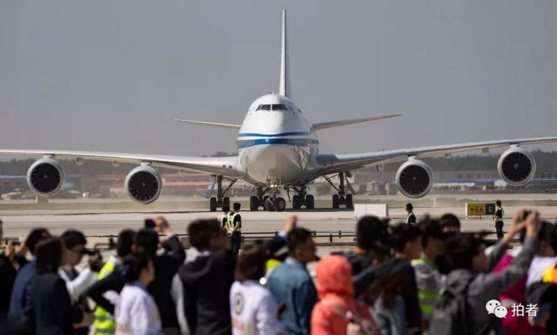 △ 2019年5月13日，中国国际航空公司的747-8试飞飞机抵达大兴机场，通过滑行道停入机位。摄影/新京报记者陶冉