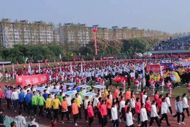 直击现场！南京邮电大学超震撼运动会来袭！(最美方阵由你选出！）