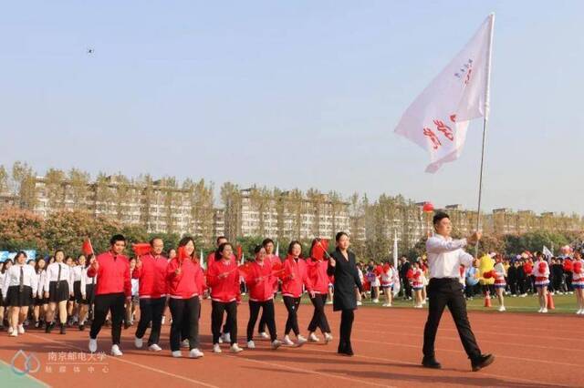 直击现场！南京邮电大学超震撼运动会来袭！(最美方阵由你选出！）