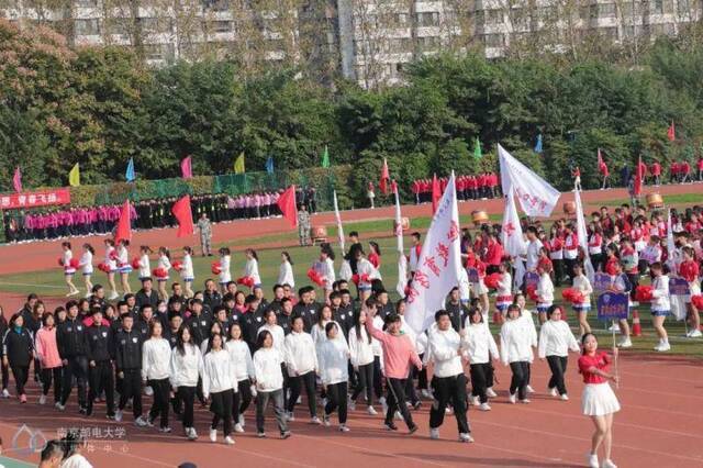 直击现场！南京邮电大学超震撼运动会来袭！(最美方阵由你选出！）