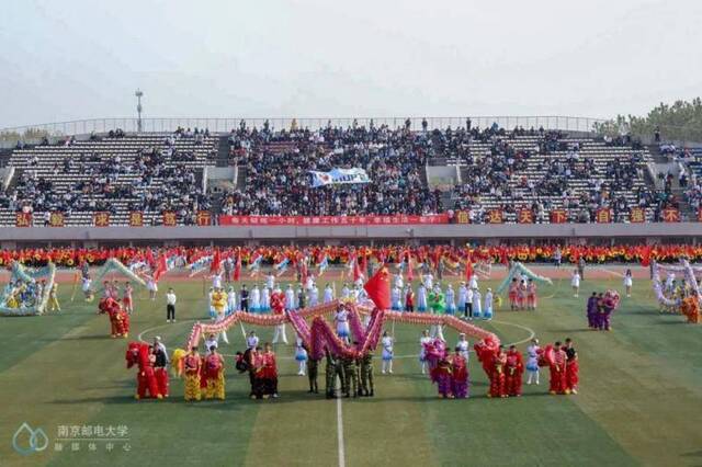 直击现场！南京邮电大学超震撼运动会来袭！(最美方阵由你选出！）