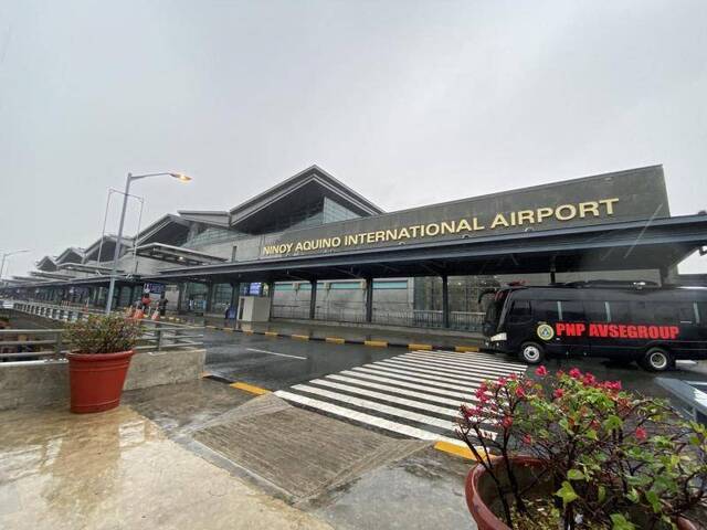 受台风“天鹅”影响 菲律宾首都马尼拉国际机场将关闭24小时