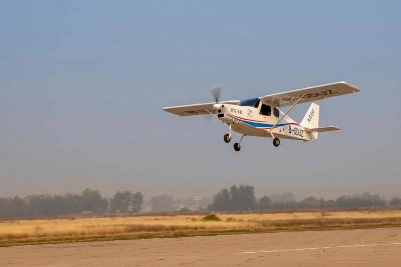 AG60野马飞机完成国内首秀
