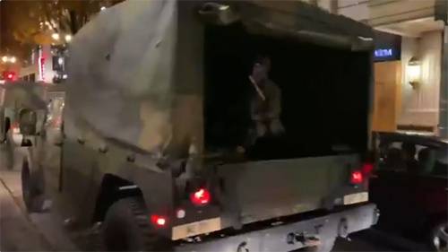 俄勒冈国民警卫队的军车，推特视频截图