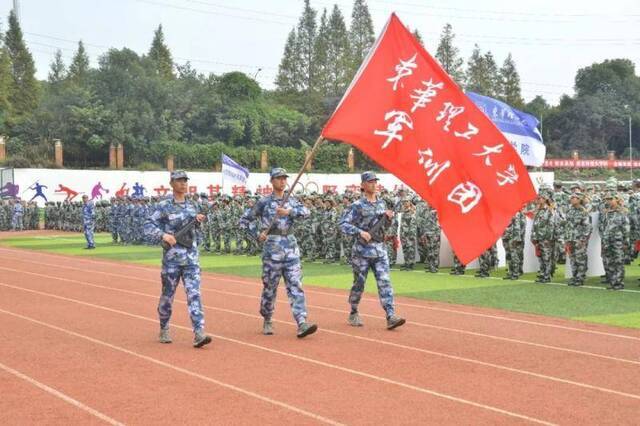 军训会操，燃！ECUTers，飒！