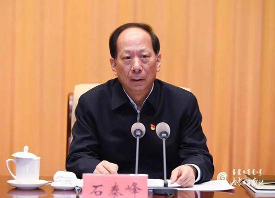 中央统一部署后，两位政治局委员同时以这一身份亮相