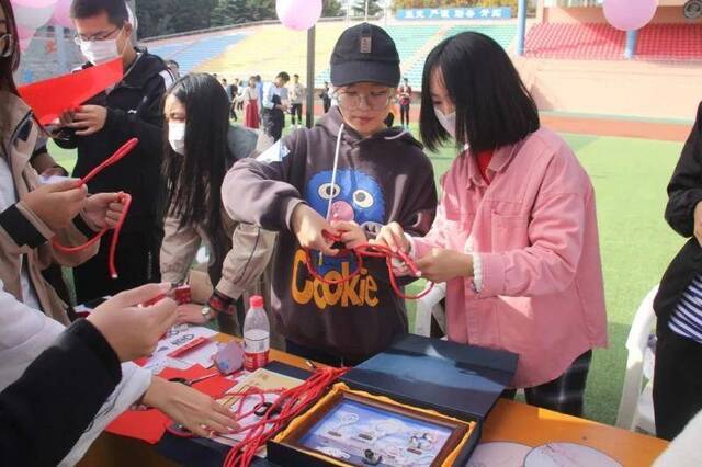 “雅韵中华 品茗传统”  文化在左，传承在右