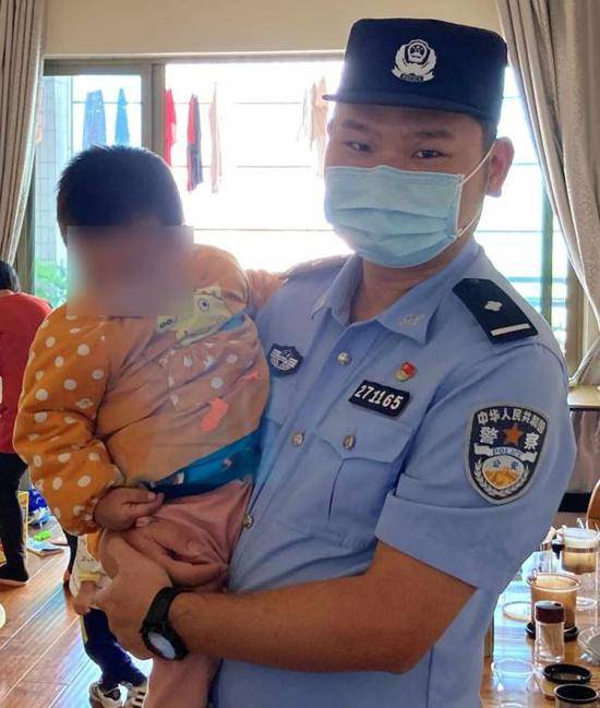 2岁幼童自搭“顺风车” 民警跨省联动助其返家