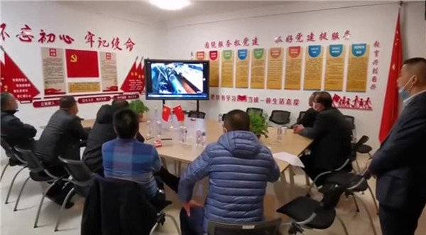 宁夏一高校食堂锅里洗拖把 涉事餐饮公司回应：系专用清洗锅