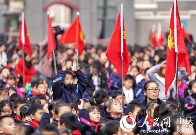 精彩节目赢得学生们的掌声罗嘉摄