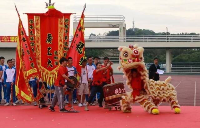 广工62岁生日快乐！校友捐赠510余万修缮田径场