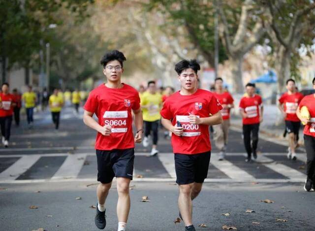 校马火热开跑！一大波人人人正在向你奔来~