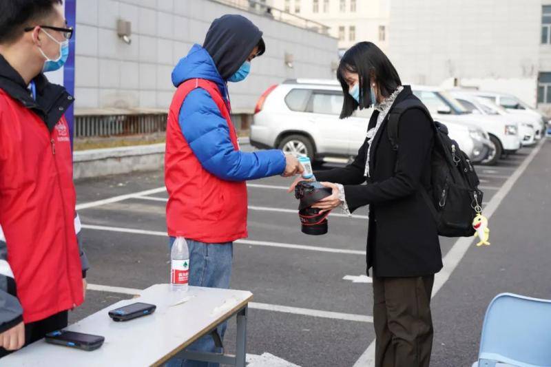 多图慎入！现场直击哈工大最大规模的线下招聘会