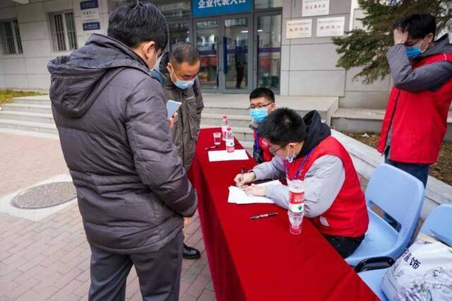 多图慎入！现场直击哈工大最大规模的线下招聘会