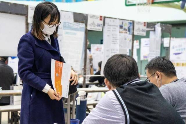 多图慎入！现场直击哈工大最大规模的线下招聘会