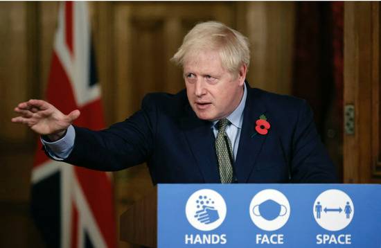 11月9日，英国首相约翰逊在伦敦唐宁街10号首相府出席新闻发布会。新华社/美联