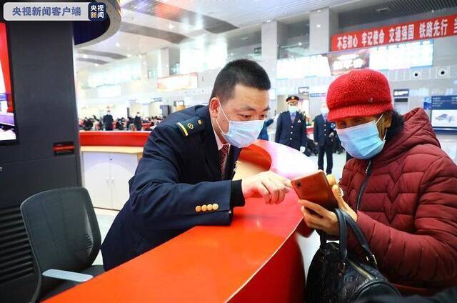 黑龙江多地迎来强降雪 哈铁采取加开临客等措施增加7.5万席位