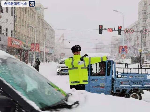 全警上路！黑龙江省出动警力10000余人次迎战恶劣天气