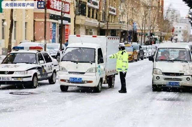 全警上路！黑龙江省出动警力10000余人次迎战恶劣天气