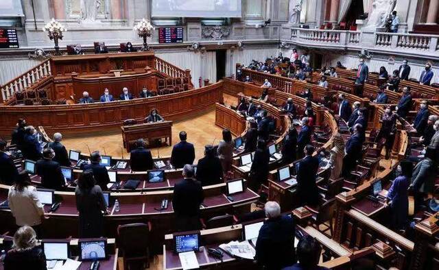 葡萄牙议会批准延长国家紧急状态15天 将宣布新防疫措施