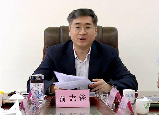 广东一县委原书记被控敛财900余万，两任县财政局长帮忙套取公款均被查处