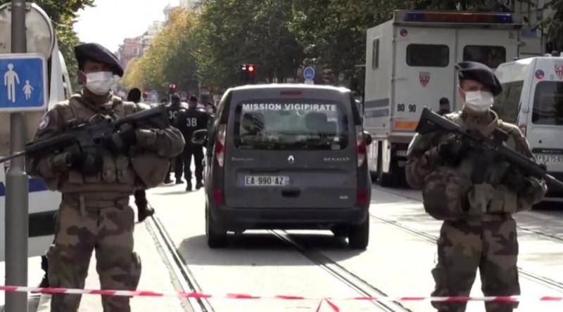 法国警方在犯罪现场（视频截图）