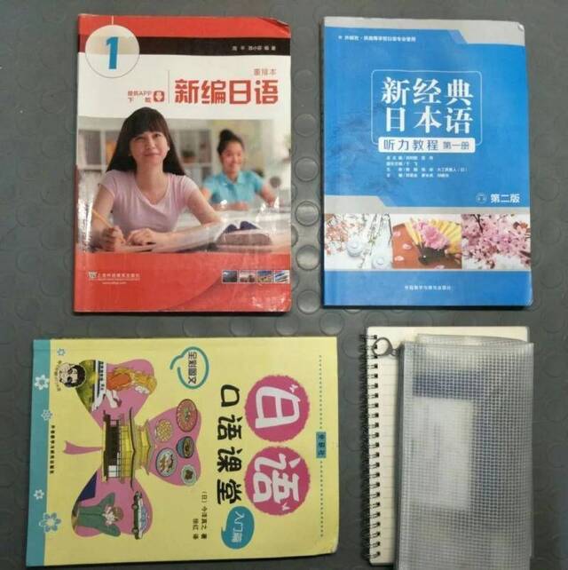 来瞅瞅济大学子的专业书吧