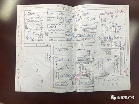 ▲朱艳萍画的社区地图。新京报记者彭冲摄