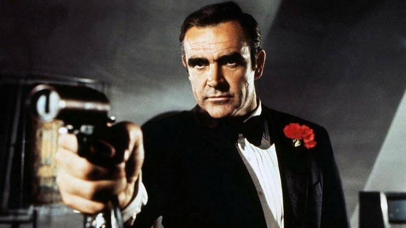 首部007电影中的道具枪高价卖出。（图/东森新闻云）