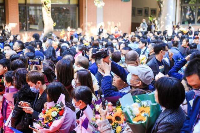 图图图+人人人！围观东莞各大中学生18岁成人礼！