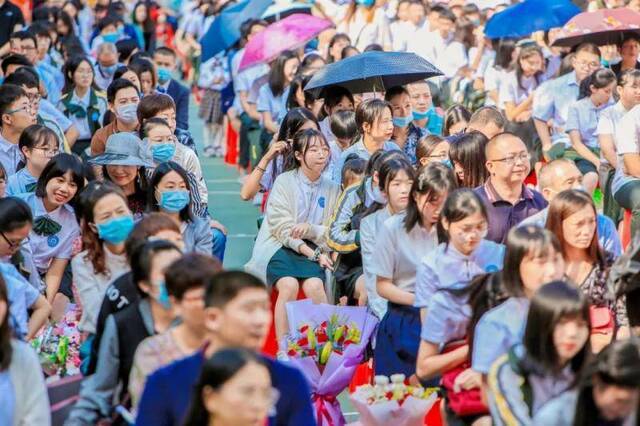 图图图+人人人！围观东莞各大中学生18岁成人礼！