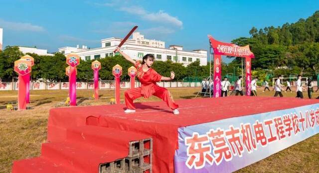 图图图+人人人！围观东莞各大中学生18岁成人礼！