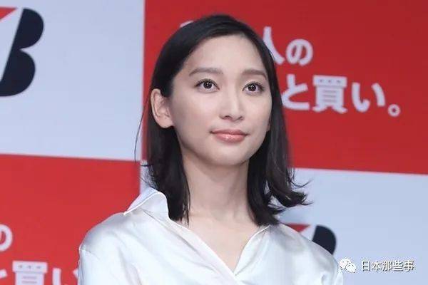 渡边杏决心一人带大三个孩子 果断坚强令人钦佩