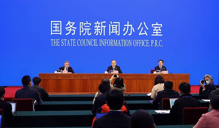 国新办发布会丨云南现行标准下农村贫困人口全部脱贫 88县脱贫摘帽