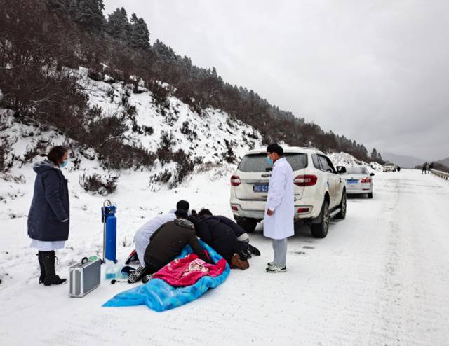 -7℃、海拔4700多米，雪山上的生死营救！ 边疆来信