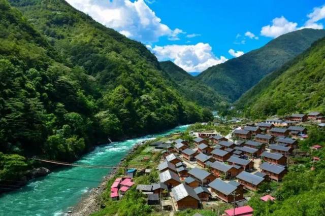 新华社：挥别千年贫困，云岭大地尽开颜