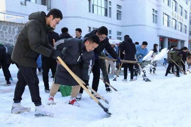 冲呀！东师“打工人”！